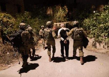 إصابة ثلاث سيدات وطفلة واعتقال شاب خلال اقتحام الاحتلال مدينة أريحا