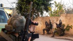 الجيش الاسرائيلي يستدعي عشرات جنود الاحتياط لتوسيع عملية غزة