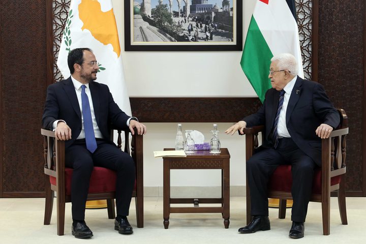 الرئيس الفلسطيني يستقبل رئيس قبرص