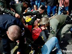 مواجهات خلال مظاهرة منددة بحكومة نتنياهو أمام الكنيست