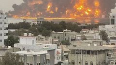 إسرائيل تقصف مطار صنعاء الدولي ومحطات طاقة مركزيّة ومصنعا للإسمنت