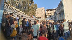 مجزرة دامية تستهدف نازحين في مخيم البريج .. شهداء ومصابون بحالةٍ حرجة