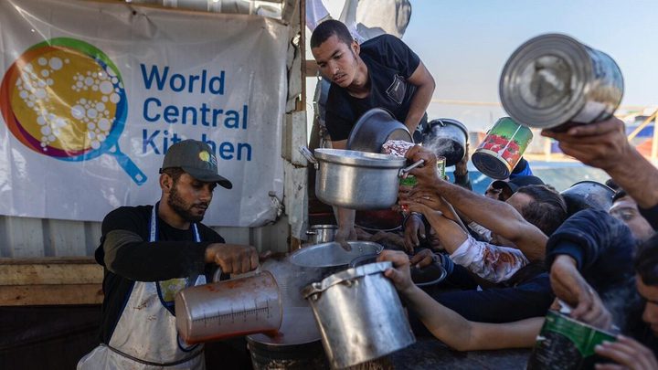 "المطبخ العالمي" يوقف عمله في قطاع غزة بعد نفاد المواد الغذائية