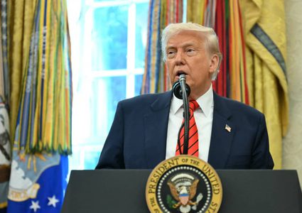 ترامب يلمحُ مجدداً لخبر "مذهل" قريباً .. "والأمر لا يتعلق بالتجارة"