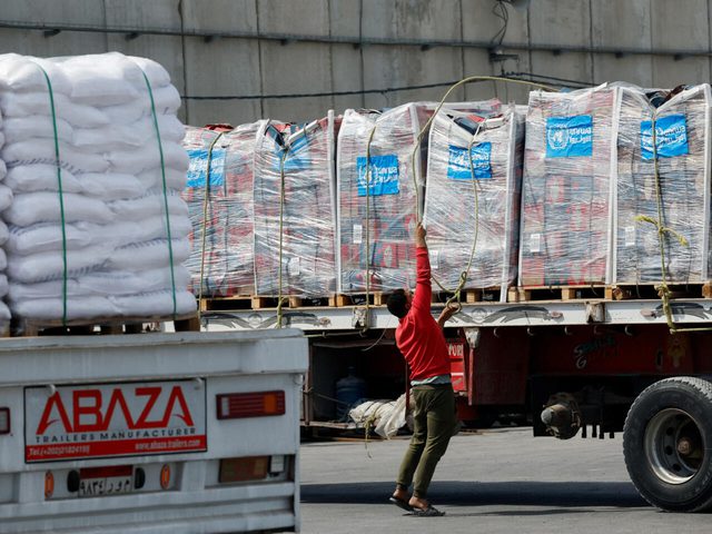 مبادرة أميركية لنقل المساعدات إلى غزة بمساعدة عربية