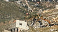 جيش الاحتلال يهدم منزلا في مدينة نابلس