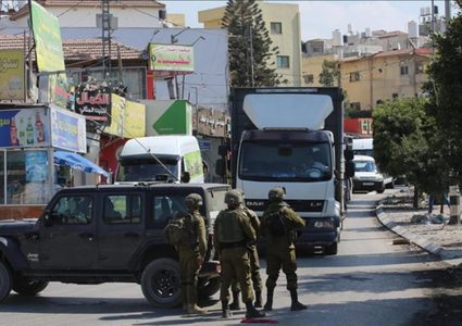 قوات الاحتلال تعيق حركة المواطنين غرب بيت لحم