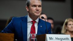 وزير الدفاع الأمريكي يلغي زيارته إلى إسرائيل