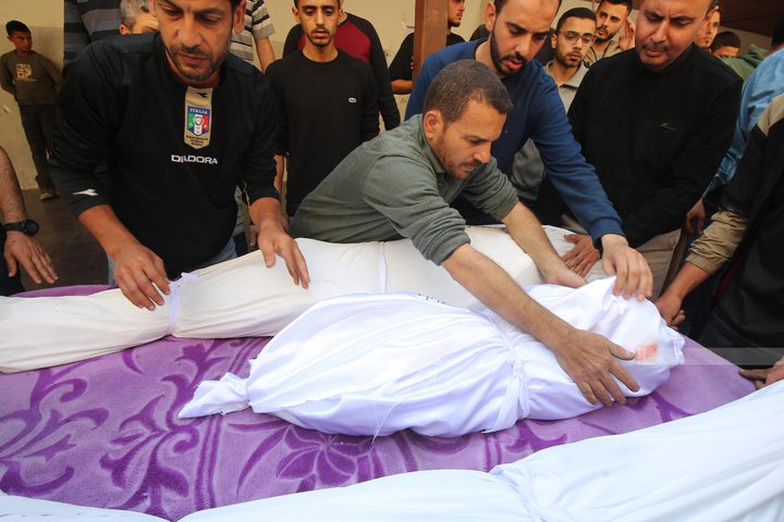 ٤ شهداء في قصف مقرا للأونروا في مخيم جباليا