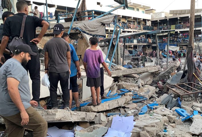 15شهيداء بينهم أطفال إثر قصف الاحتلال مدرسة تؤوي نازحين في جباليا