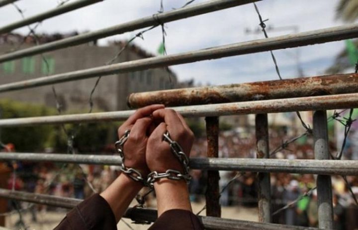 مؤسسات الأسرى: تصعيد ممنهج وجرائم مركّبة بحق الأسرى خلال نيسان الماضي