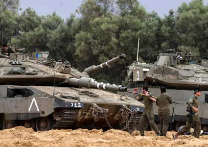 مسؤول إسرائيلي: تراجع احتمال توسيع العملية العسكرية بغزة