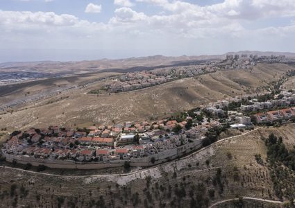 قانون إسرائيلي يتيح للمستوطنين شراء أراض داخل المدن الفلسطينية