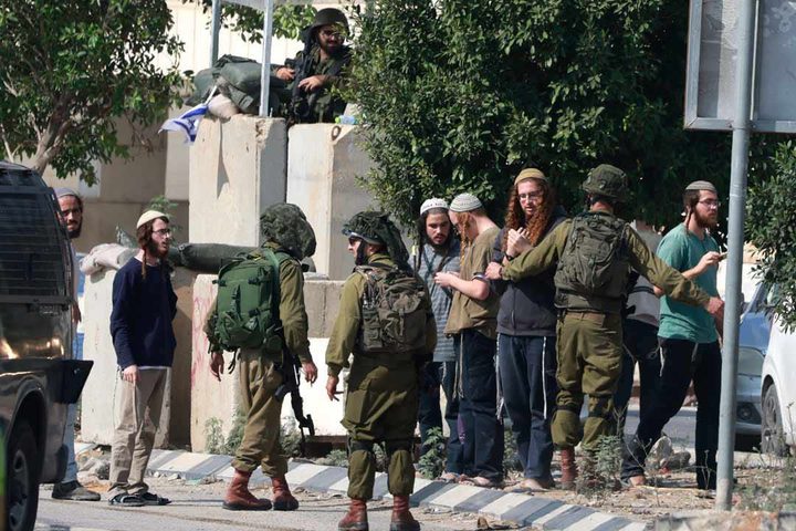 هجمات للمستوطنين وهدم للمنازل في الضفة الغربية