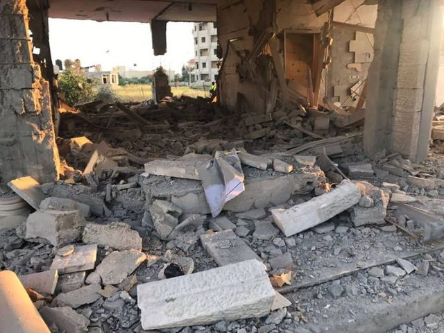 الاحتلال يجبر مواطنا على هدم منزله في جبل المكبر