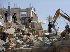 الاحتلال يهدم منزلين في رام الله وبيت لحم