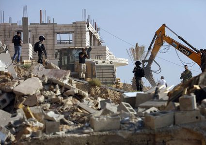 الاحتلال يهدم منزلين في رام الله وبيت لحم