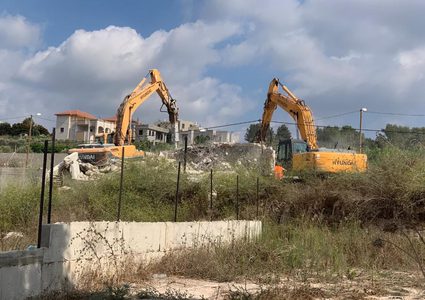 الاحتلال يهدم منزلاً في شقبا