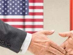 تخفيضات الرسوم الجمركية الإضافية بين بكين وواشنطن تدخل حيز التنفيذ