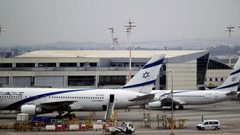 الاحتلال يعلق العمل في مطار اللد عقب اطلاق صاروخ باليستي من اليمن