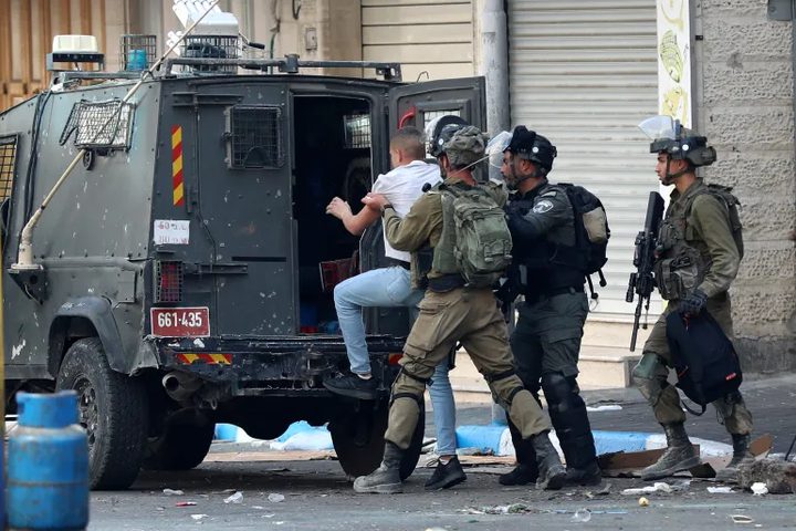 اغتيالات وهدم منازل واعتقالات.. الاحتلال يحاصر طوباس وطمون بالضفة