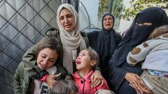 43 شهيدا أغلبهم من النساء والأطفال بمجازر في خانيونس وغزة