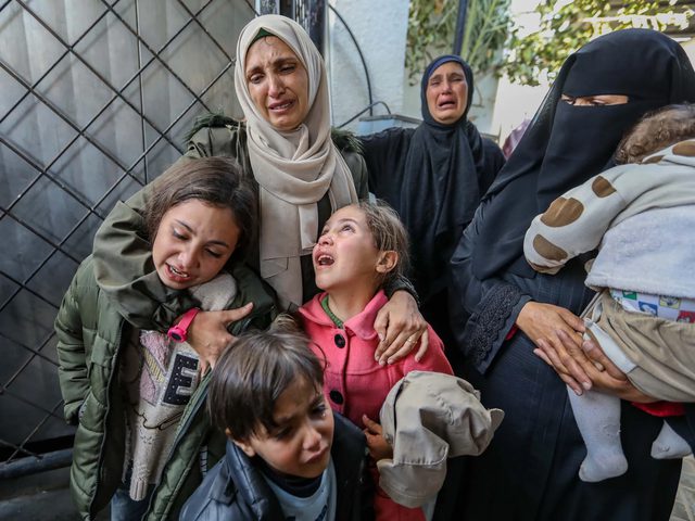 43 شهيدا أغلبهم من النساء والأطفال بمجازر في خانيونس وغزة
