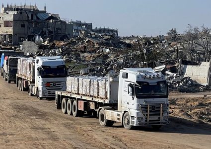 مؤسسة غزة الإنسانية تبدأ إيصال المساعدات للقطاع قبل نهاية الشهر