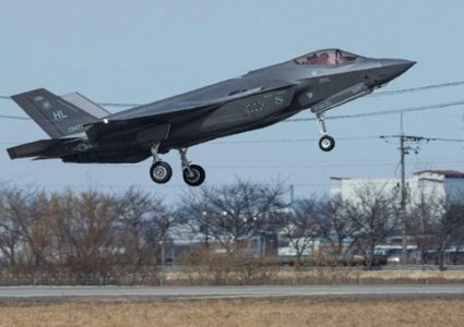 بريطانيا تدافع عن تصديرها مكونات طائرات مقاتلة لإسرائيل