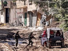 الاحتلال يواصل عدوانه على طولكرم ومخيميها وسط استمرار عمليات هدم ونسف المنازل