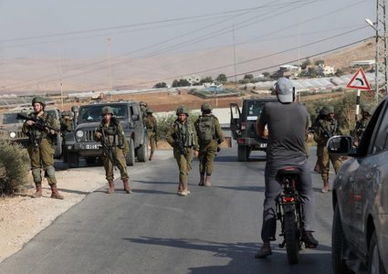 الاحتلال يشدد إجراءاته العسكرية على حاجز الحمرا