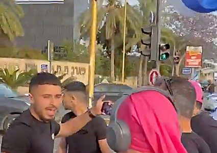 إعلام عبري: الاعتداء على متظاهرين يطالبون بإعادة الأسرى