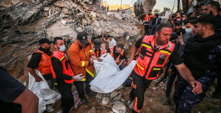 "الدفاع المدني" بغزة: لا نستطيع انتشال العالقين تحت الأنقاض لافتقادنا المعدات