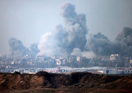 عشرات الشهداء والجرحى في مناطق القطاع ومهاجمة مشافي في اليوم 63 لعودة الحرب