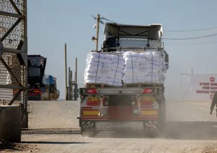 ضغوط أميركية وغضب داخلي: نتنياهو يأمر باستئناف إدخال المساعدات إلى غزة