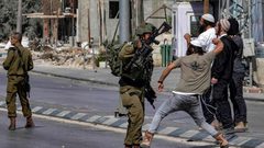 إصابات اثنتان منها خطيرتان برصاص الاحتلال والمستوطنين شمال غرب مدينة رام الله