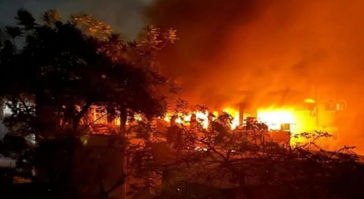 50 شهيدا منذ فجر اليوم .. الاحتلال يحرق نازحين بمركز إيواء في غزة