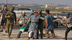 إصابة مواطن وزوجته إثر اعتداء المستوطنين عليهما في مسافر يطا