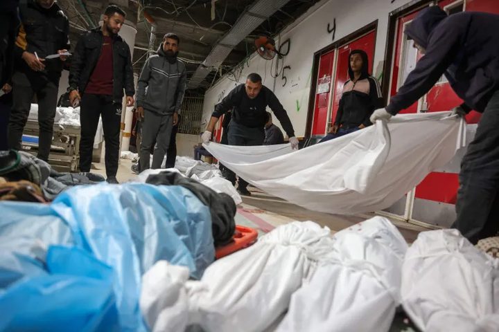 قصف وحصار وتجويع.. عشرات الشهداء في غزة منذ فجر اليوم