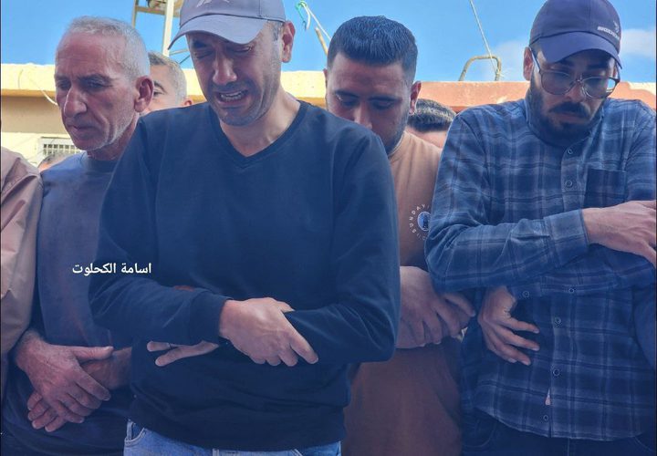 وداع وتشييع 30 شهيدا ارتقوا في مجازر الاحتلال التي ارتكبها بحق العائلات وسط قطاع غزة فجر اليوم.