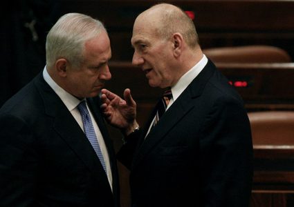 إيهود أولمرت: إسرائيل تقترب من ارتكاب "جريمة حرب" في غزة