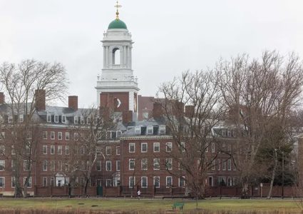 إدارة ترامب تبطل حقّ جامعة هارفرد في تسجيل الطلاب الأجانب