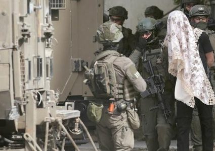 الاحتلال يعتقل 5 مواطنين بينهم شقيقان ووالدهما في برقين غرب جنين