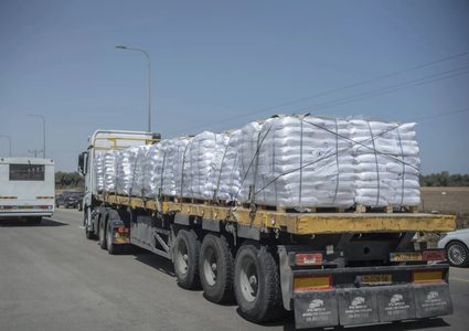 إسرائيل: إدخال 107 شاحنات محملة بالمساعدات الإنسانية إلى قطاع غزة