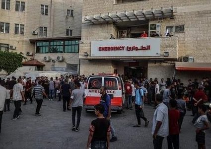 مستشفى العودة بغزة يناشد المؤسسات الأممية التدخل لإخماد حريق اندلع بمستودع