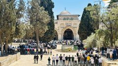 40 ألفا يؤدون صلاة الجمعة في المسجد الأقصى