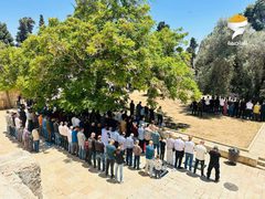 40 ألفا يؤدون صلاة الجمعة في المسجد الأقصى
