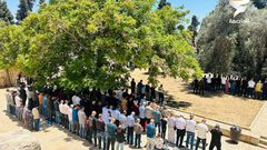 40 ألفا يؤدون صلاة الجمعة في المسجد الأقصى