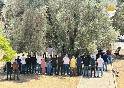40 ألفا يؤدون صلاة الجمعة في المسجد الأقصى