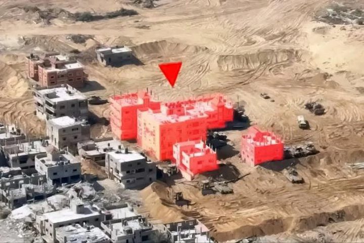 القسام تكشف عن عملية مركبة .. تفجير منزل تحصنت به قوات الاحتلال في القرارة